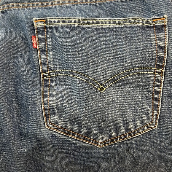 Levi’s 550 jeans in like new condition. 42x30 - Picture 2 of 8